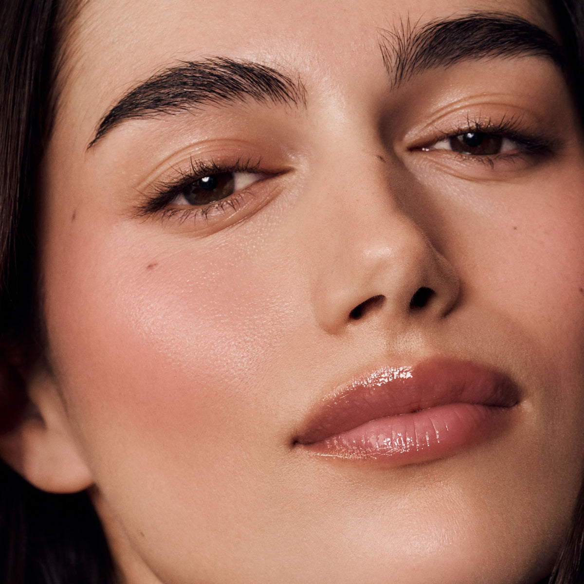 the-dewy-pink-set-k2 HOL25-Pink-Dewy-Set-Model-Pink-Sunset.jpg