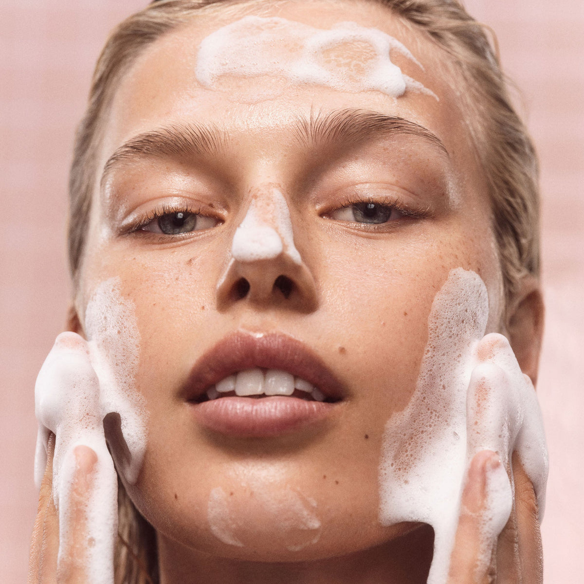 pink-dewtm-gel-cleanser-f3 Pinnk-Dew-4.jpg